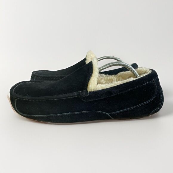 UGG Men’s Ascot  Slippers Loafers Sz 13 Sherpa Lining BLACK Suede 1101110 EUC - Picture 1 of 10